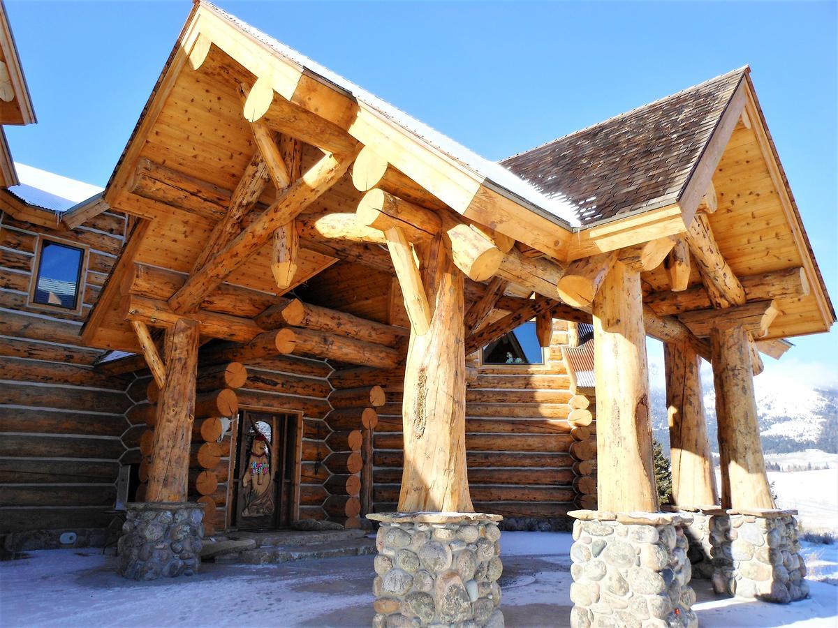 Mcdonald'S Ranch Lodge Gardiner Exterior photo