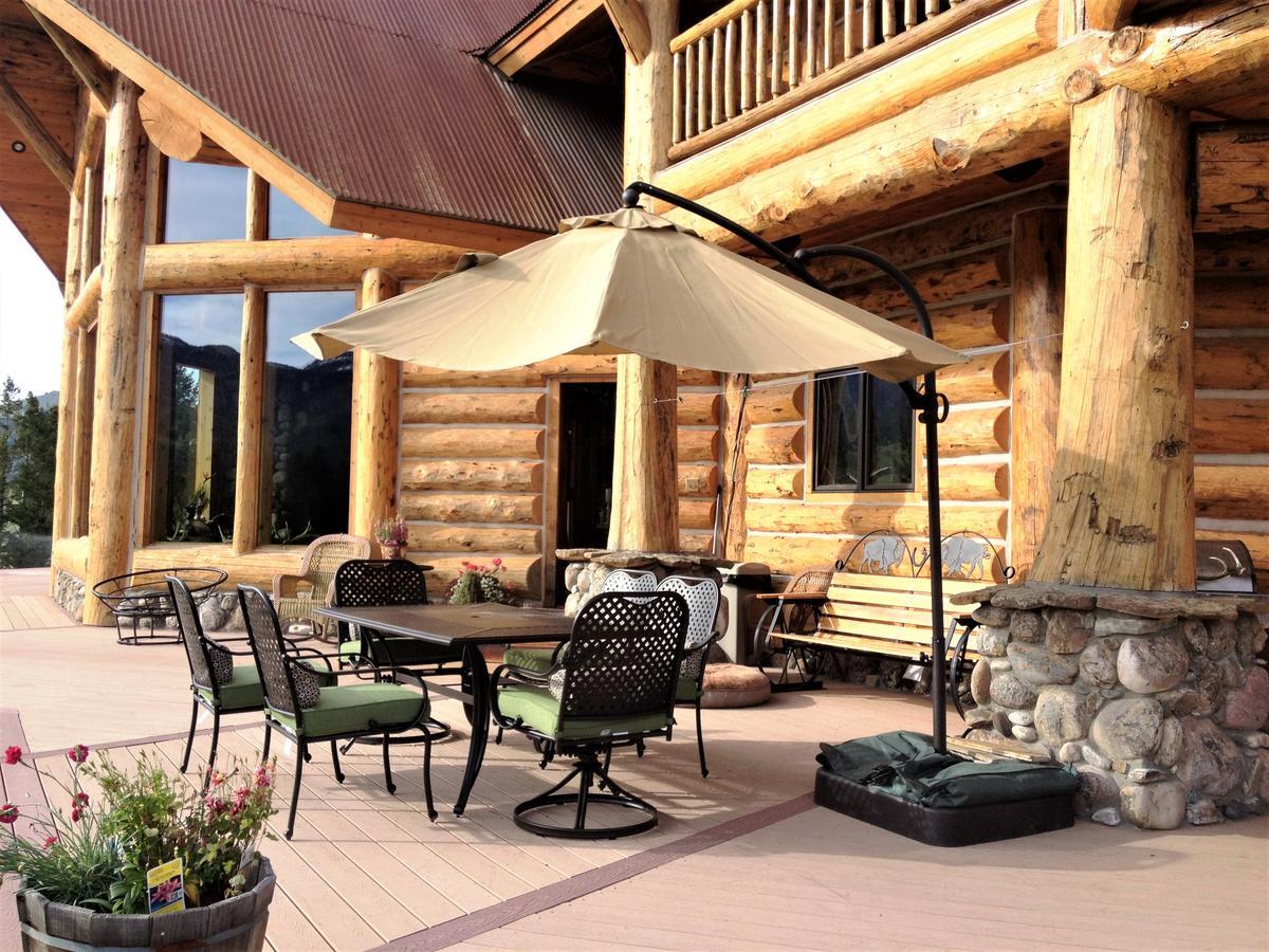 Mcdonald'S Ranch Lodge Gardiner Exterior photo